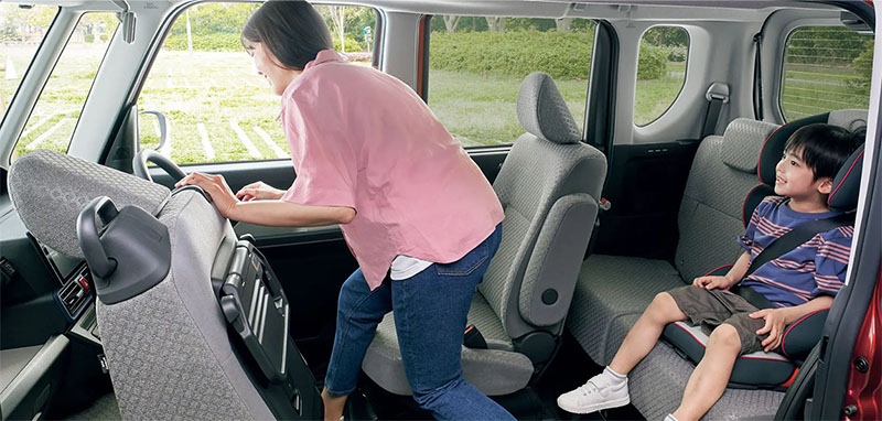 タントに乗り込む